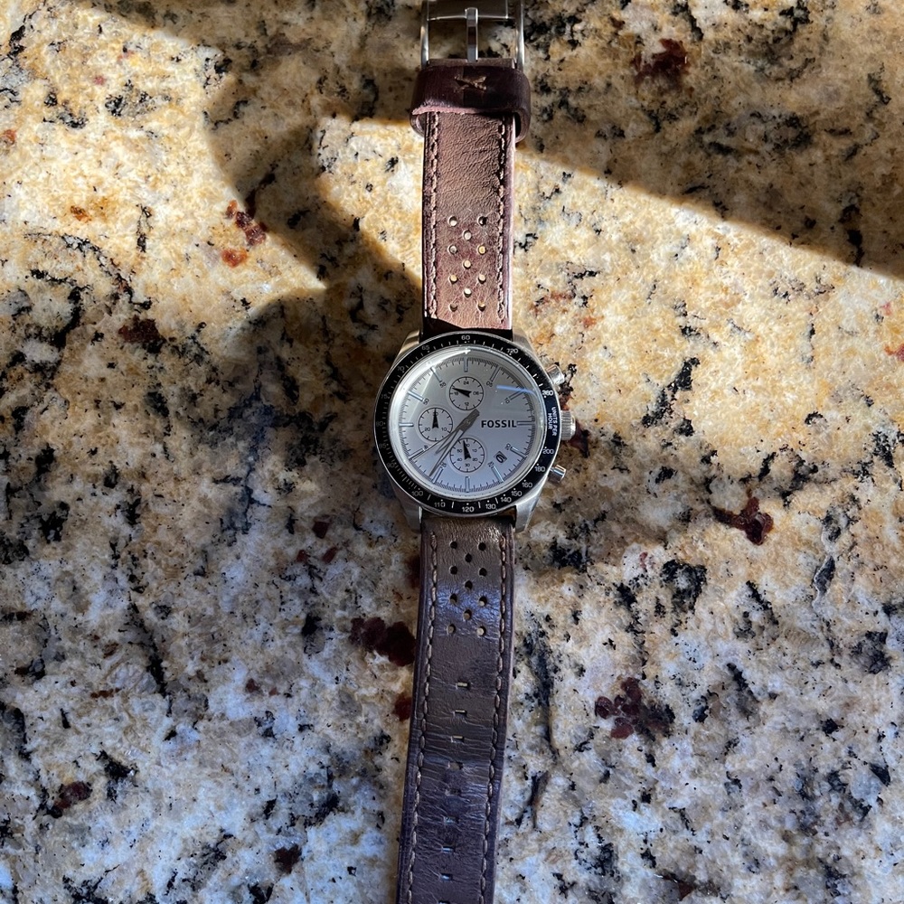 Men’s Leather Fossil Watch - needs new battery